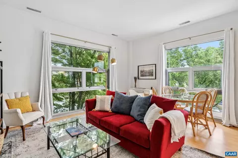 820 E High St E #1, Charlottesville, VA 22902 photo 1