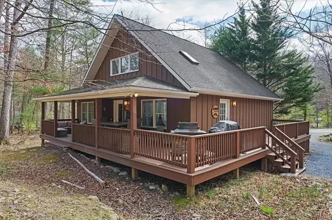 2672 Hawksbill Rd, Mcgaheysville, VA 22840