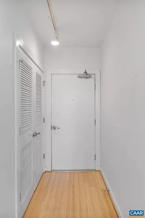 820 E High St #8, Charlottesville, VA 22902 photo 3