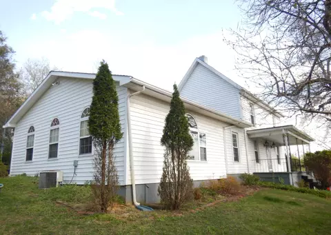 941 Mckinley Rd, Middlebrook, VA 24459