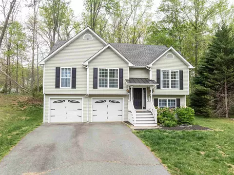 1408 Maymont Ct, Charlottesville, VA 22901