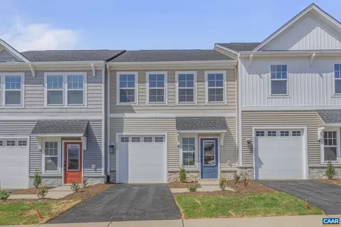 205 Sunbird Ln, Waynesboro, VA 22980