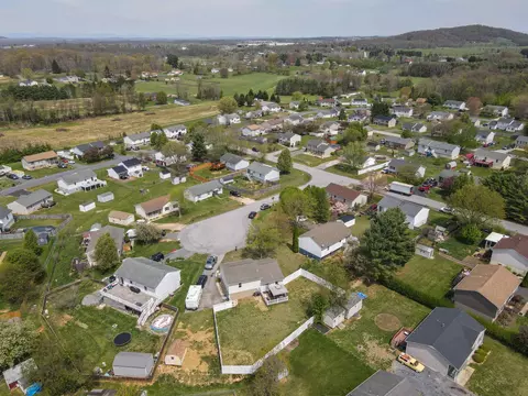 8 Apple Ct, Waynesboro, VA 22980 photo 33