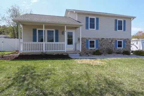 8 Apple Ct, Waynesboro, VA 22980 photo 1