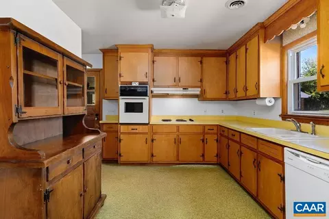 1838 S Talbott Pl S, Waynesboro, VA 22980 photo 12