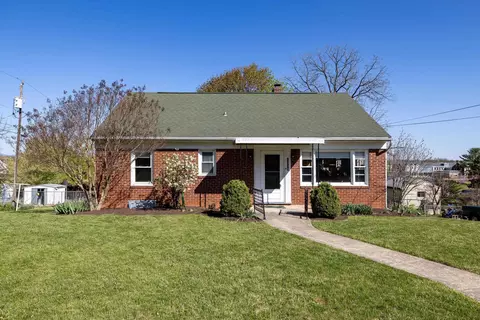 1039 Moore St, Harrisonburg, VA 22802