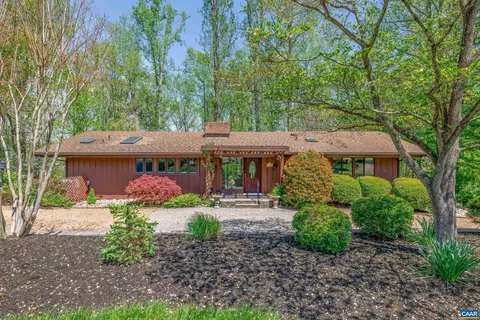 116 Chestnut Ridge Rd, Charlottesville, VA 22911