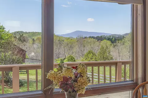 131 Mimosa Ln, Faber, VA 22938