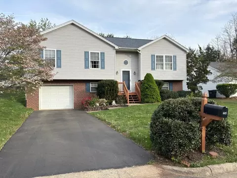 605 Bull Run, Staunton, VA 24401