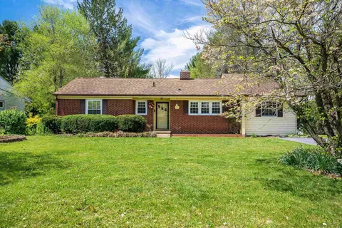 218 Court Rd, Waynesboro, VA 22980