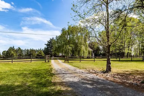 4086 Three Chopt Rd, Gum Spring, VA 23065 photo 3