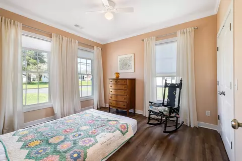 Bedroom - 512 E College St E, Bridgewater, VA 22812 photo 3 of 5