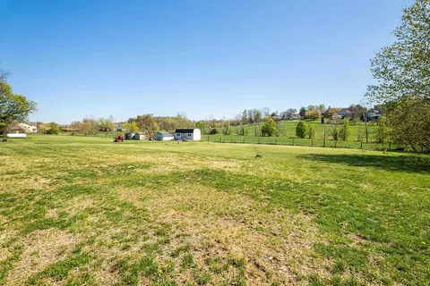 Exterior - 512 E College St E, Bridgewater, VA 22812 photo 12 of 14