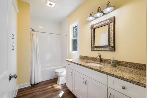 Bath - 512 E College St E, Bridgewater, VA 22812 photo 1 of 2