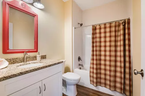 Bath - 512 E College St E, Bridgewater, VA 22812 photo 2 of 2