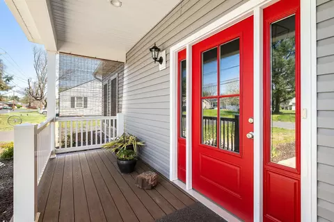 Exterior - 512 E College St E, Bridgewater, VA 22812 photo 8 of 14