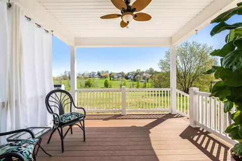 Exterior - 512 E College St E, Bridgewater, VA 22812 photo 10 of 14
