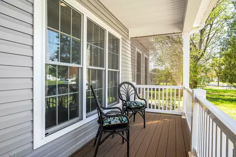 Exterior - 512 E College St E, Bridgewater, VA 22812 photo 7 of 14