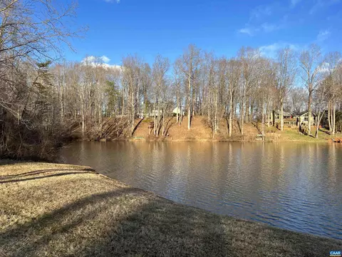 33 Camping Ridge Ct, Nellysford, VA 22958