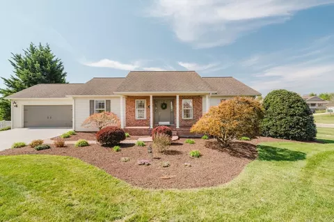 356 W Springbrook Rd W, Broadway, VA 22815