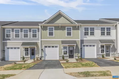 217 Sunbird Ln, Waynesboro, VA 22980