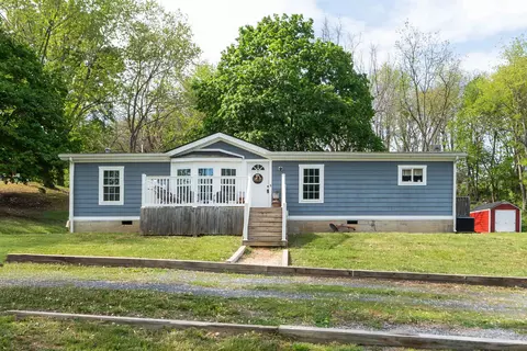 139 Pleasant View Rd, Staunton, VA 24401