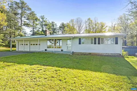 5290 Crumptown Rd, Farmville, VA 23901