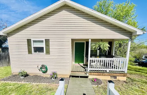 137 Richardson St, Staunton, VA 24401