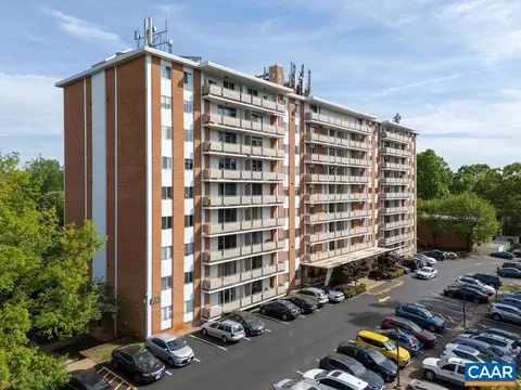 1800 Jefferson Park Ave #305, Charlottesville, VA 22903