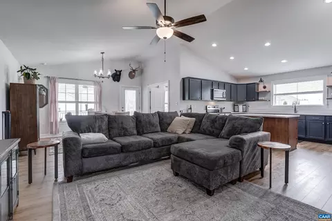 147 Langley Dr, Waynesboro, VA 22980