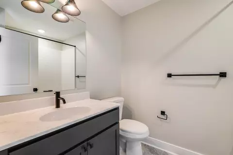 Bath - 5 Barnyard Cir, Bridgewater, VA 22812 photo 3 of 10