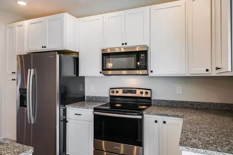 Kitchen - 5 Barnyard Cir, Bridgewater, VA 22812 photo 4 of 11