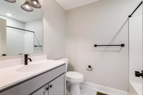 Bath - 5 Barnyard Cir, Bridgewater, VA 22812 photo 9 of 10