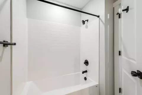 Bath - 5 Barnyard Cir, Bridgewater, VA 22812 photo 10 of 10