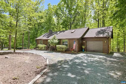 3 Winn Ct, Palmyra, VA 22963