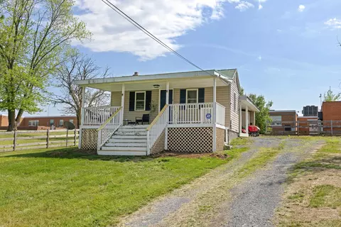 149 Shenandoah St, Mount Jackson, VA 22842 photo 2