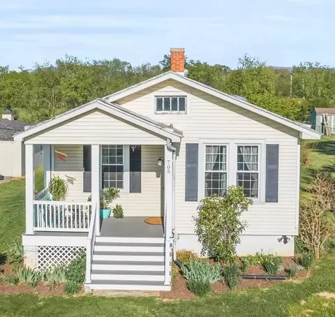 705 Battlefield Dr, Fort Defiance, VA 24437