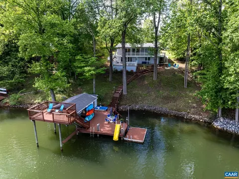 127 Hearthside St, Moneta, VA 24121