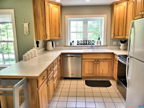 Kitchen - 2 Drew Ct, Palmyra, VA 22963 photo 2 of 3