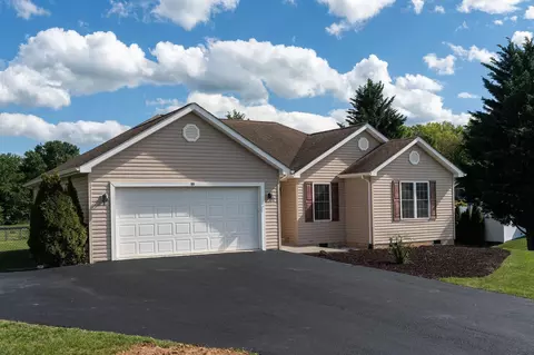 50 Winter Ridge Dr, Stuarts Draft, VA 24477