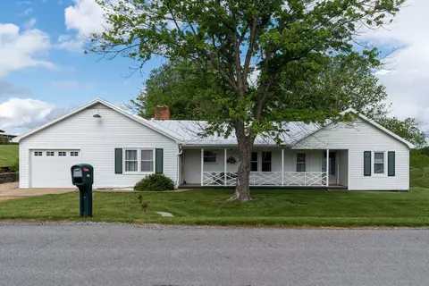 946 Balsley Rd, Staunton, VA 24401