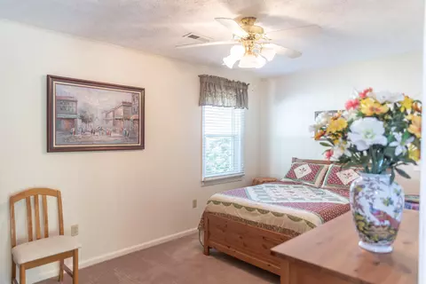 Bedroom - 137 Mccurdy Ln, Rockbridge Baths, VA 24473 photo 4 of 6