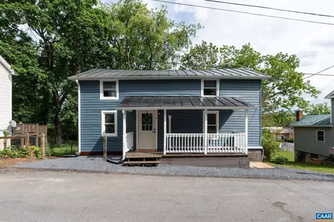 33 Bagby St, Staunton, VA 24401