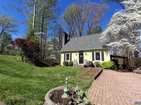 621 Harris Rd, Charlottesville, VA 22902