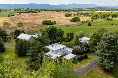2860 Uphill Dr, Broadway, VA 22815