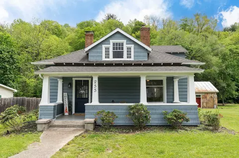 255 W Railroad Ave W, Craigsville, VA 24430