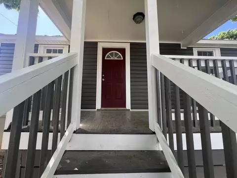 202 Grubert Ave, Staunton, VA 24401