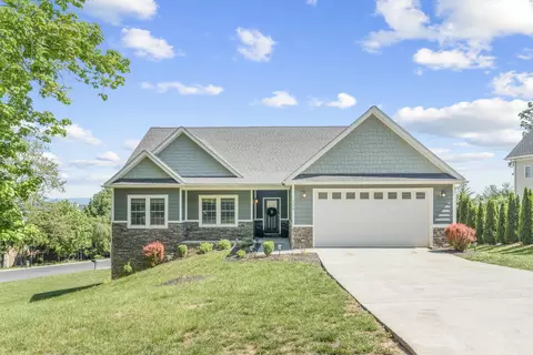 199 Blue Stone Hills Dr, Harrisonburg, VA 22801