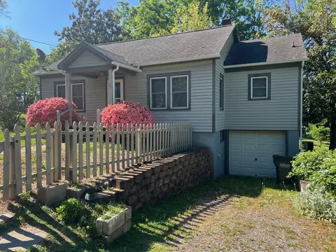 1011 Hevener St, Staunton, VA 24401