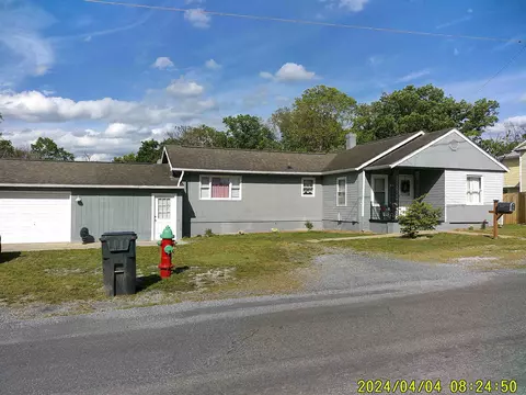1006 SE 10th St SE, Shenandoah, VA 22849